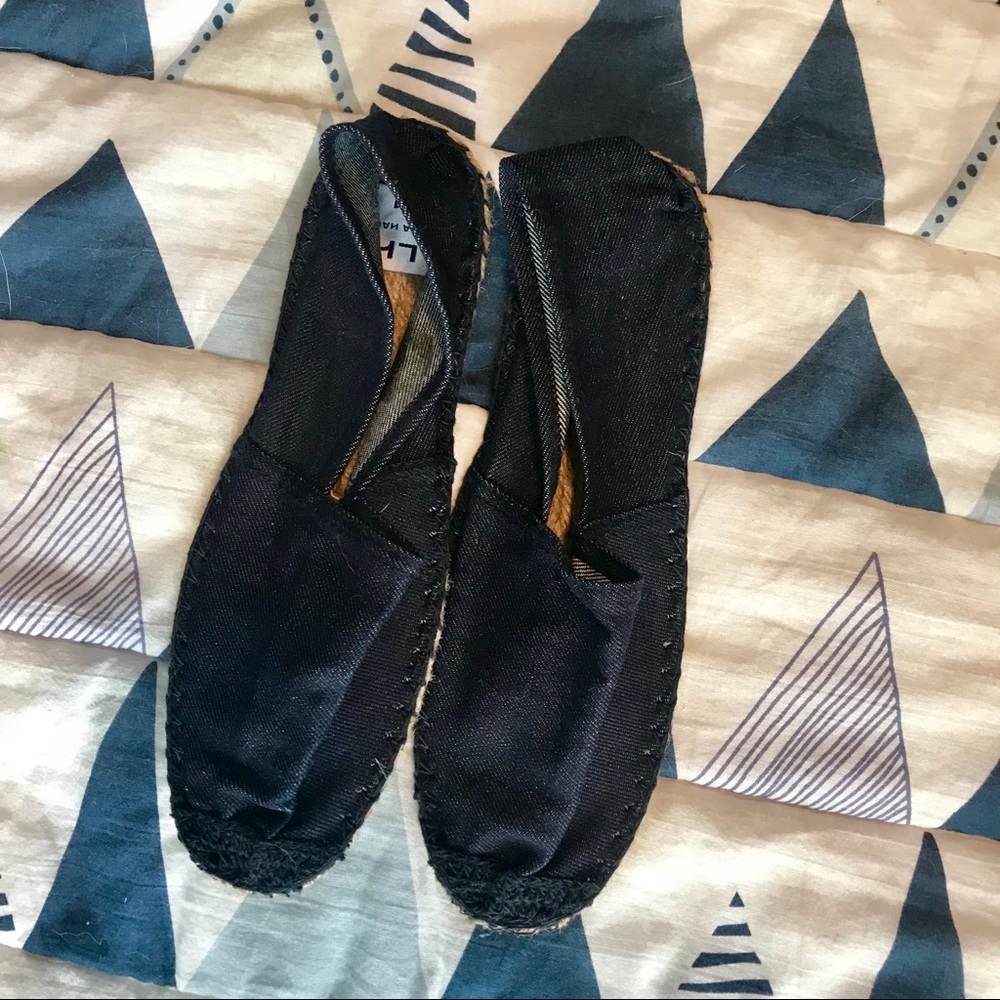 💥rare find💥 Unisex denim flats